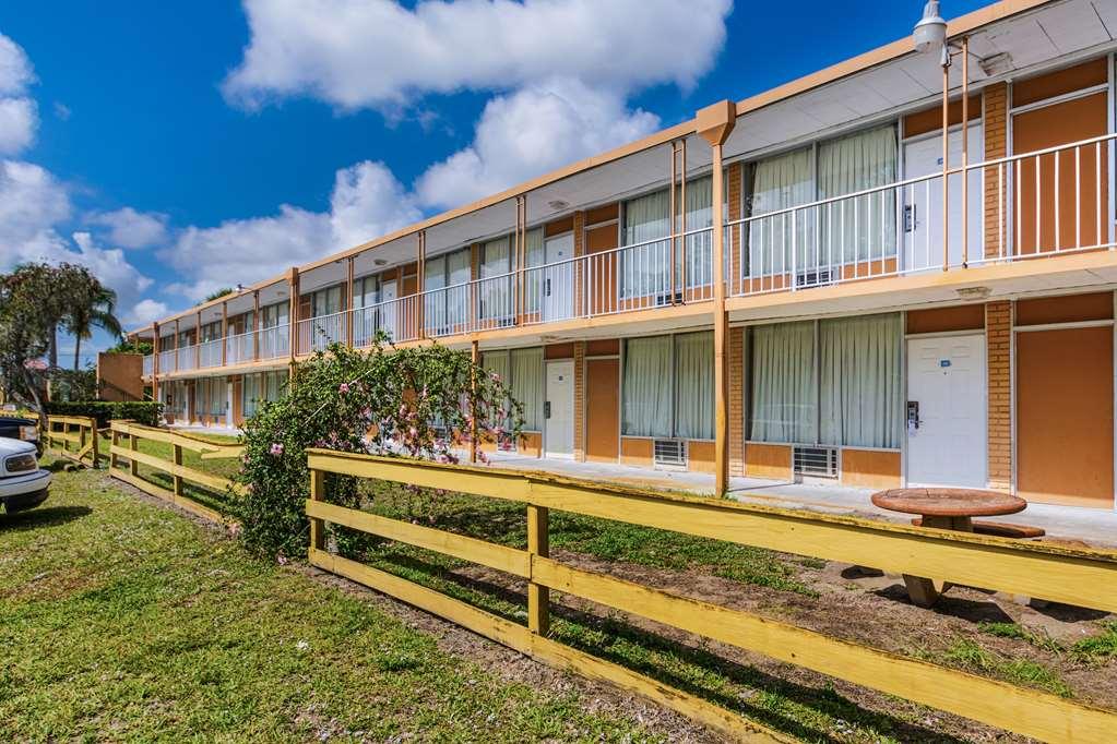 Red Roof Inn Vero Beach - I-95 Eksteriør bilde