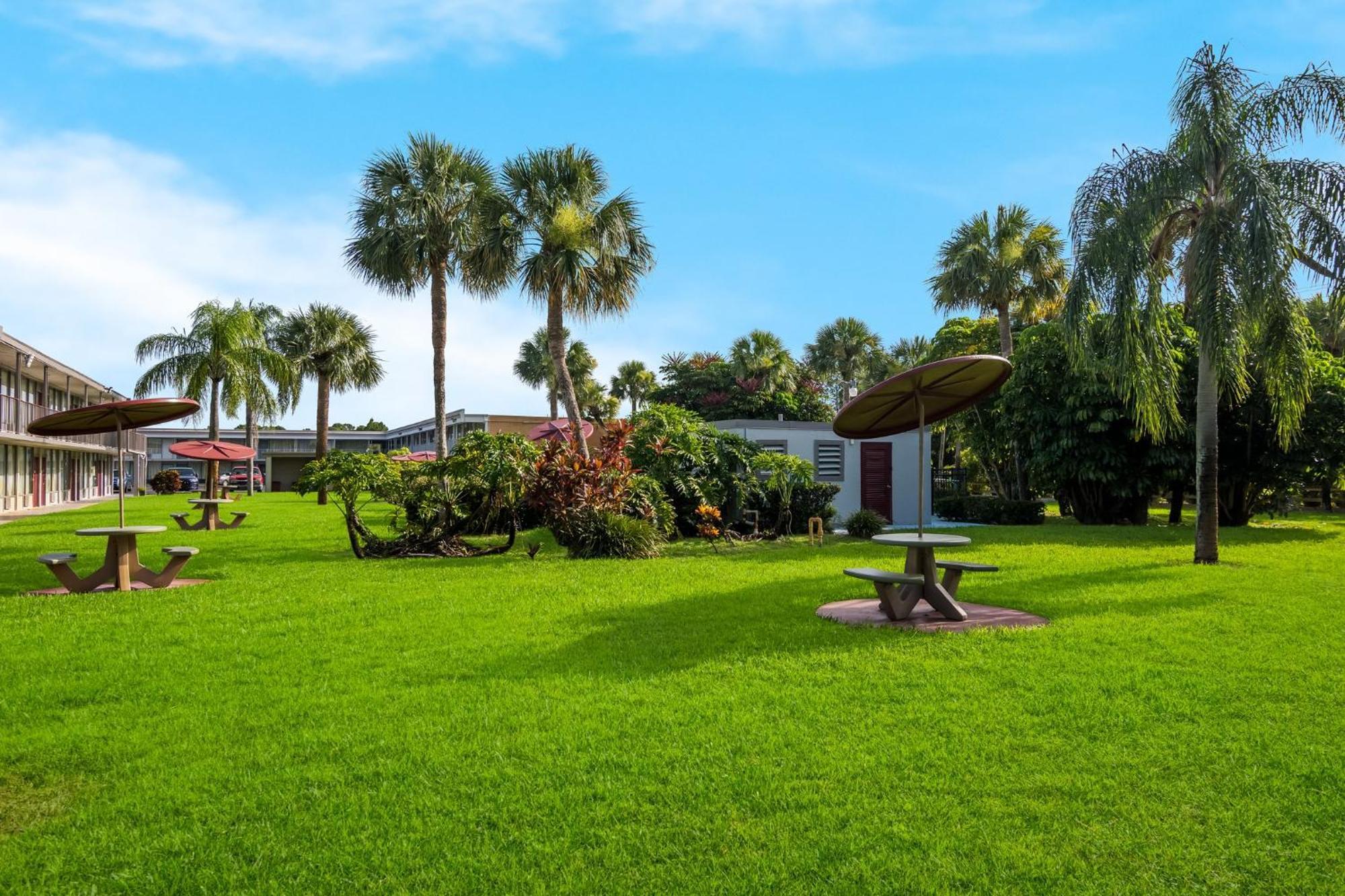 Red Roof Inn Vero Beach - I-95 Eksteriør bilde